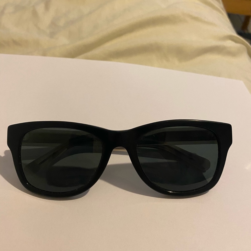 Lightly used men’s Burberry sunglasses